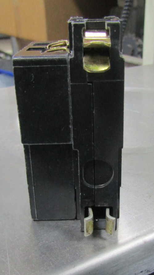 😍SQUARE D 20 AMP CIRCUIT BREAKER 120/240VAC WITH SHUNT TRIP PUSH ON QO1201021
