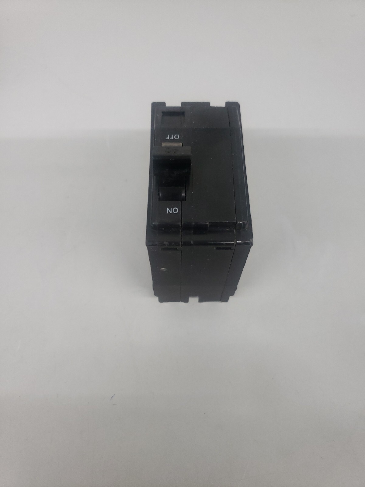 Square D QO240 2-Pole 40-Amp 120/240V Plug-In Circuit Breaker *AB