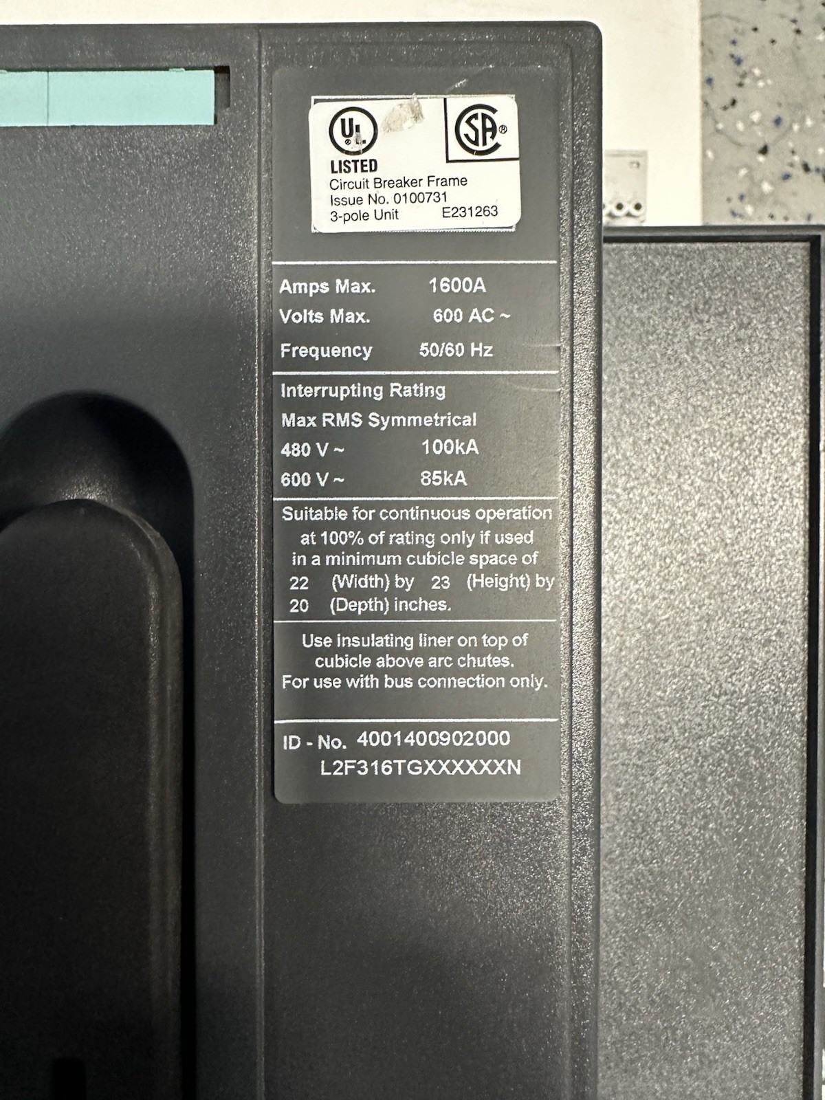 Siemens WLL2F316 3-Pole 1600A Main Breaker 600V Commercial Black Switch
