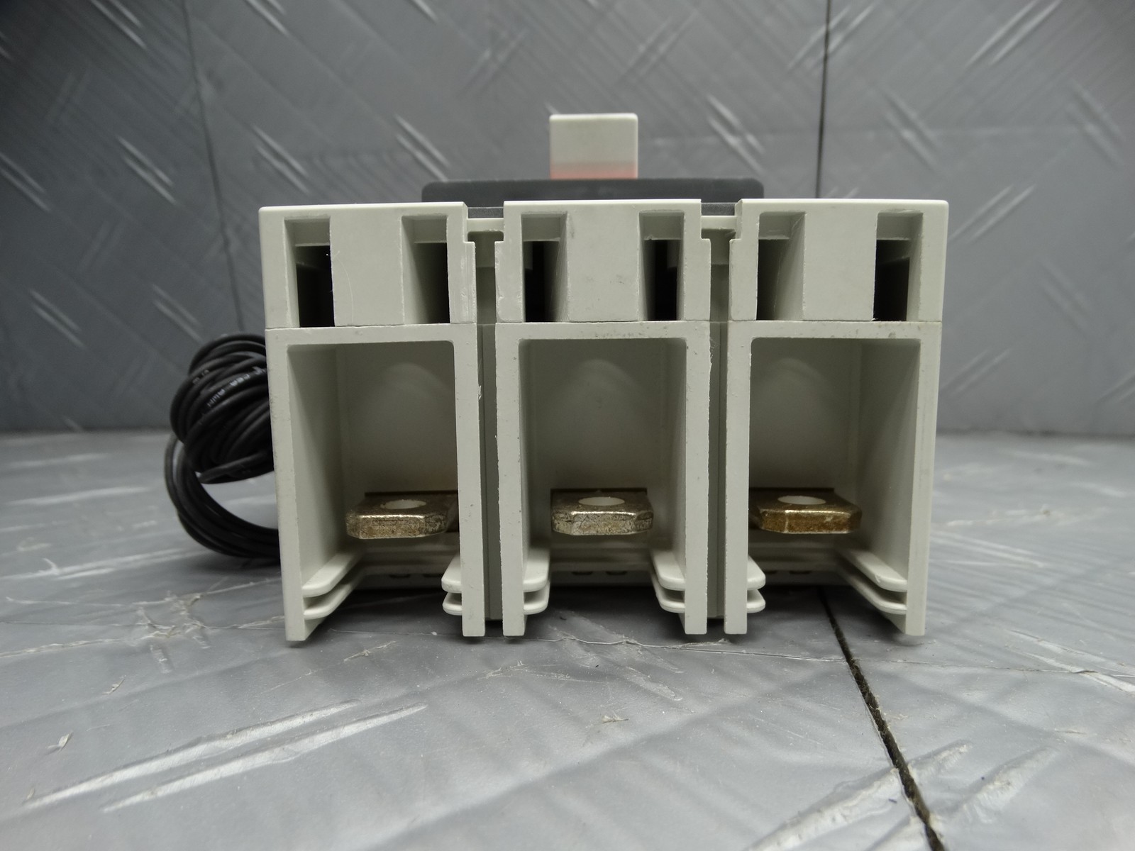 ABB T3N225TWA 225 Amp TMAX T3N Circuit Breaker
