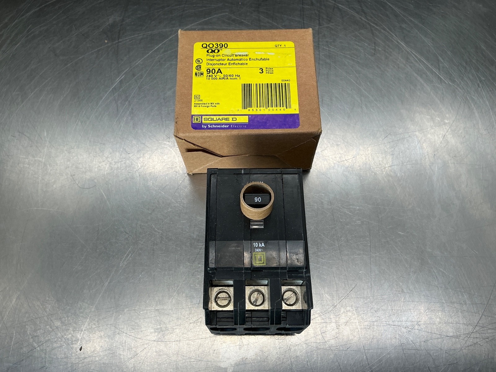 Square D QO390 Plug-On Circuit Breaker 3-Pole, 90a