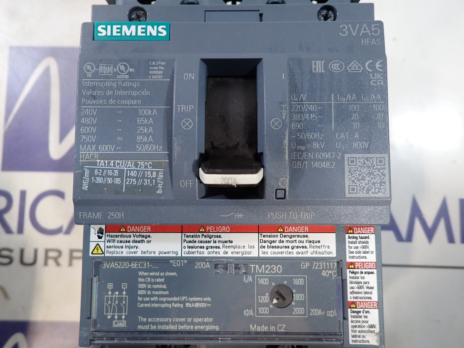 New SIEMENS 3VA5220-6EC31-0AA0 3VA5 200 amp 3 Pole Breaker 65kA@480v