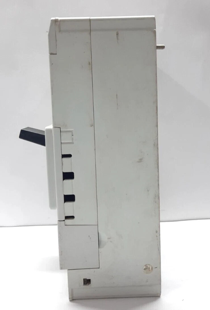 MOELLER 3 POLE 630 AMPS NZM 10-630N CIRCUIT BREAKER 690VAC