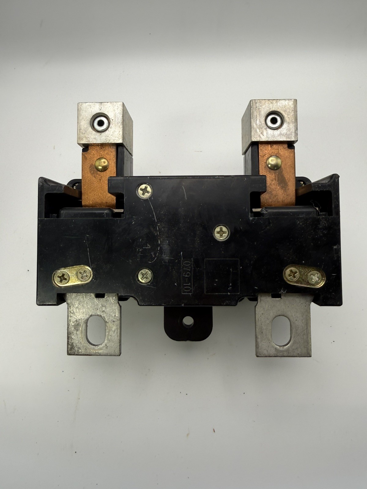 Square D 2 Pole 200 Amp Main Circuit Breaker 120/240 V 50/60 Hz QOM2200VH