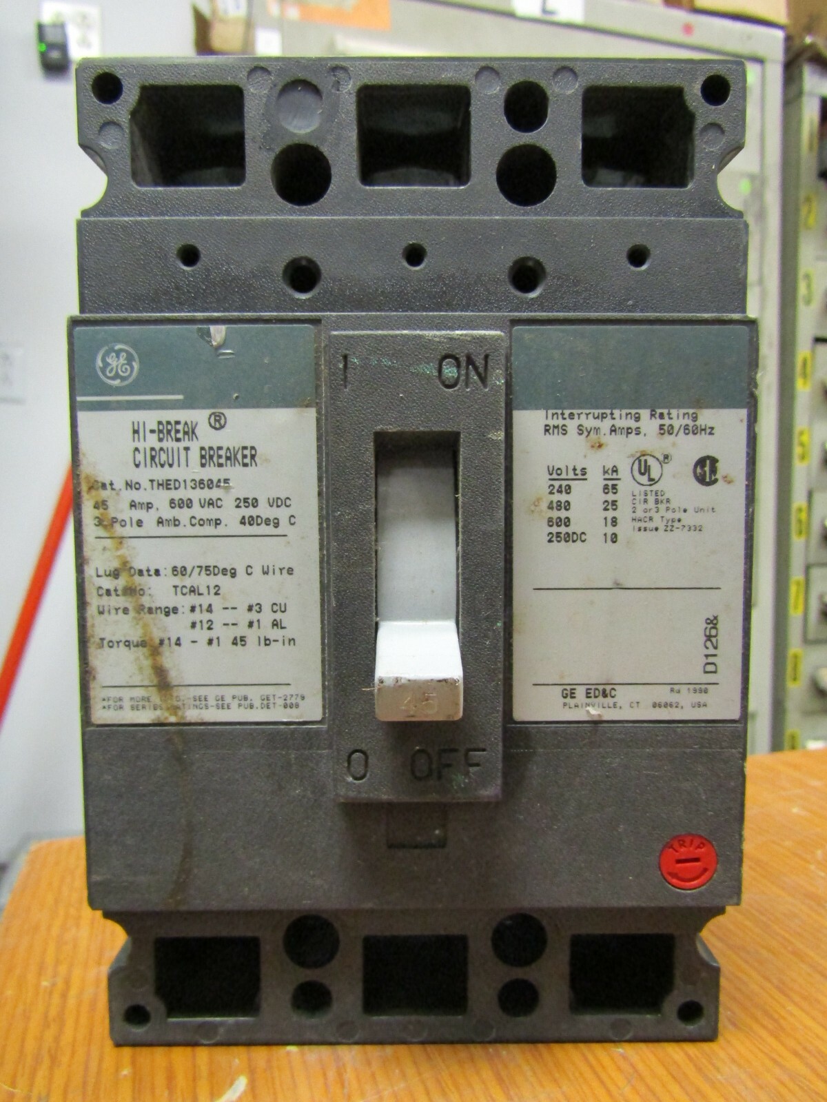 😏 GE 45 AMP CIRCUIT BREAKER 600 VAC 3 POLE THED136045