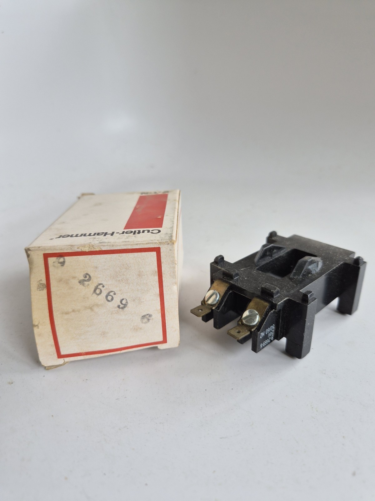 9-2669-6 Eaton 24VAC MAGNETIC COIL for 2-4 Pole Motor Control Contactors Starter