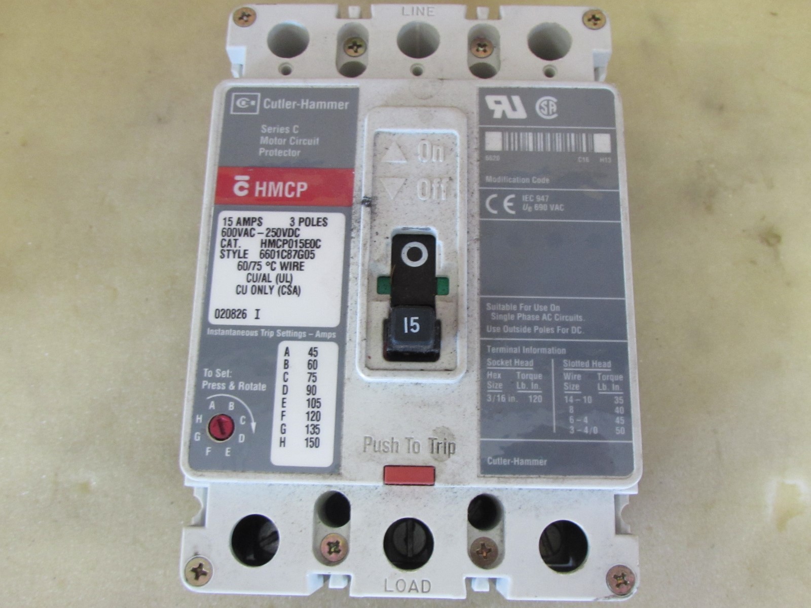 CUTLER HAMMER HMCP015EOC CIRCUIT BREAKER USED