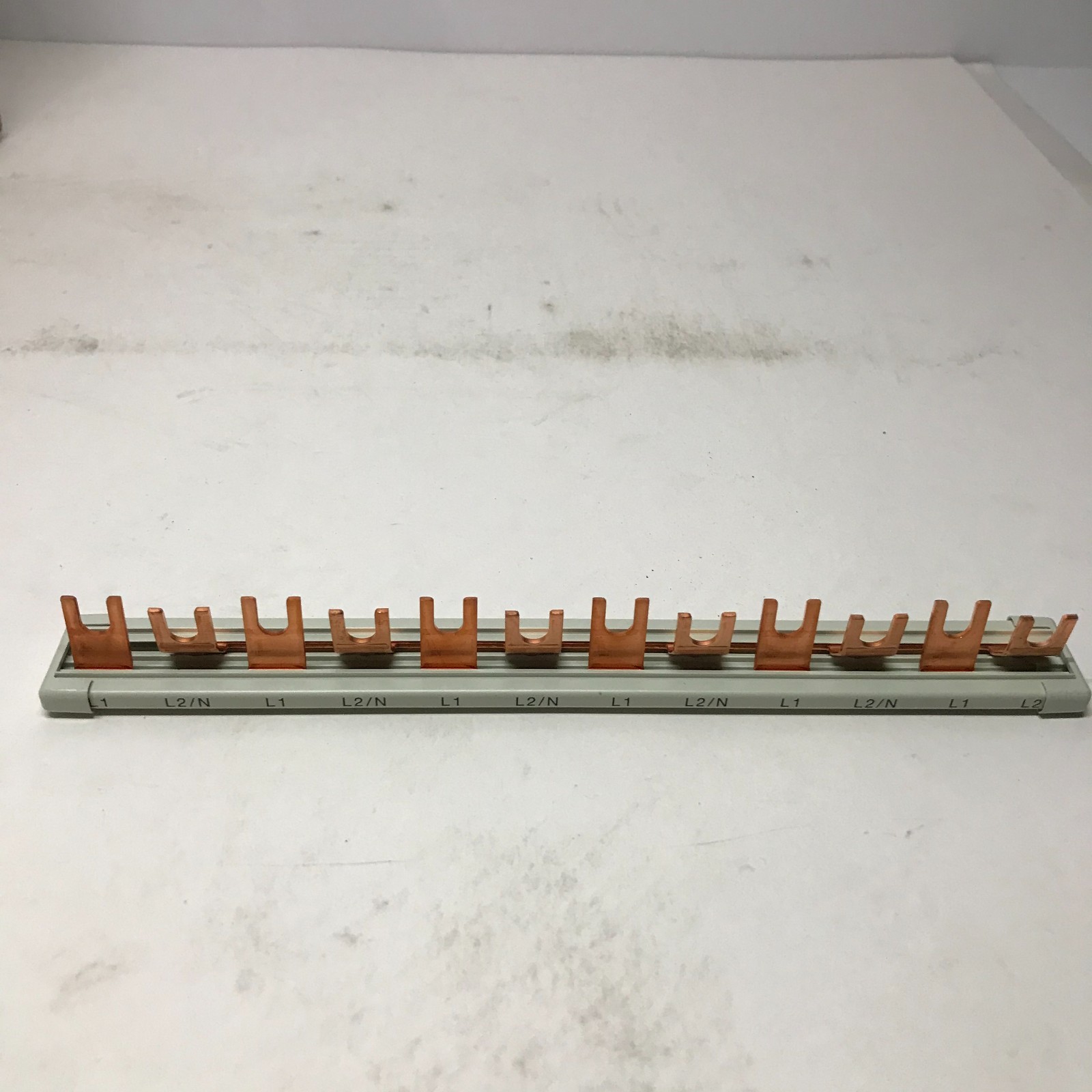 Siemens Busbars Qty 10 240/415 V 16 mm / with endcover (5ST2 143) New in box