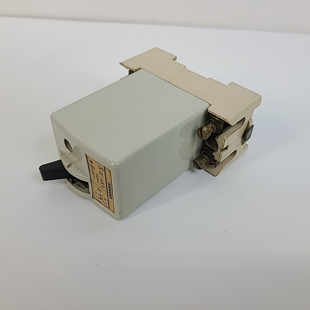 Siemens SG 4A 250VDC 380VAC Circuit Breaker