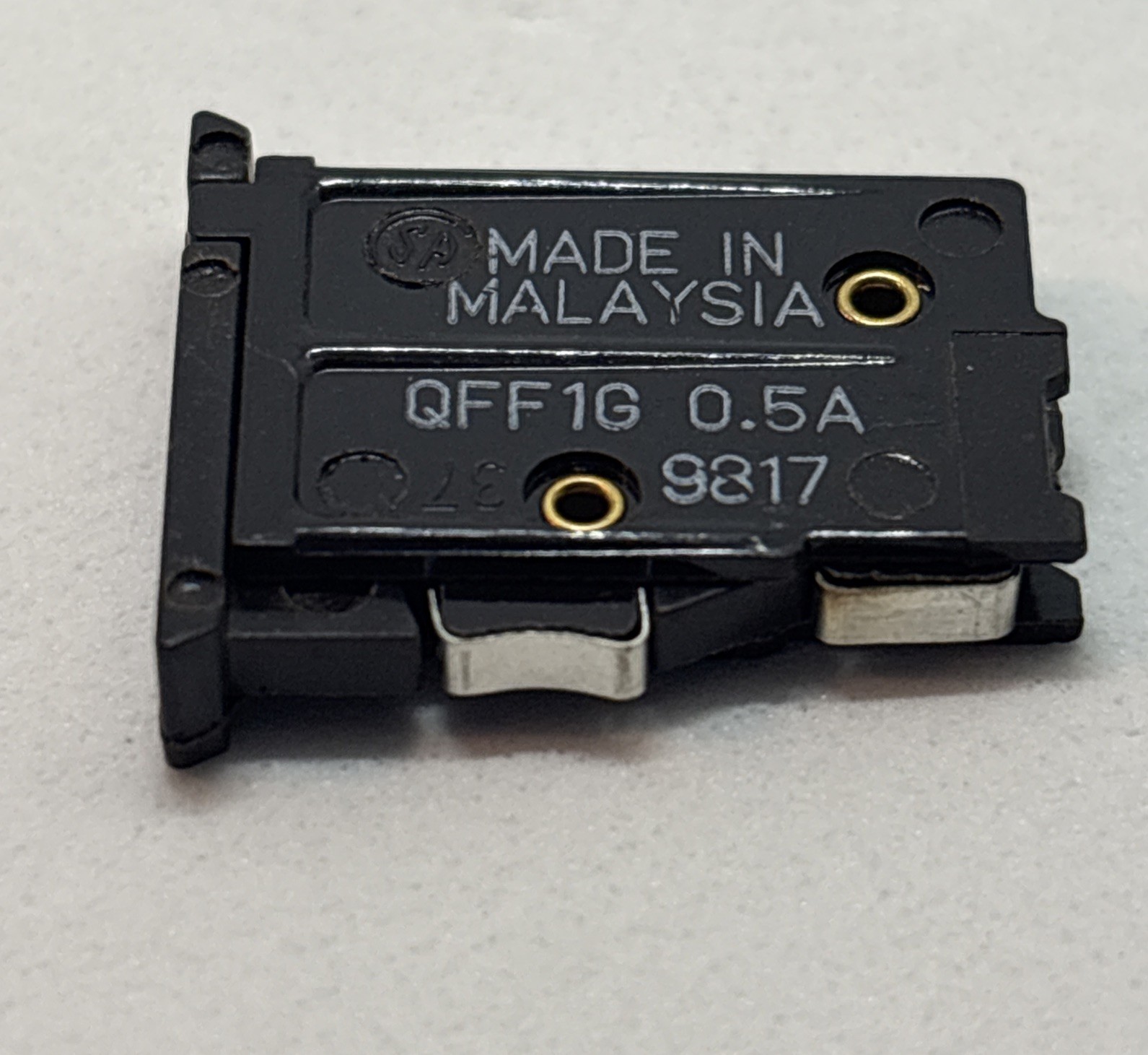 Lot of 20 QFF1G 0.5A Thermal Circuit Breakers Push Reset 0.5 Amp Panel Mount