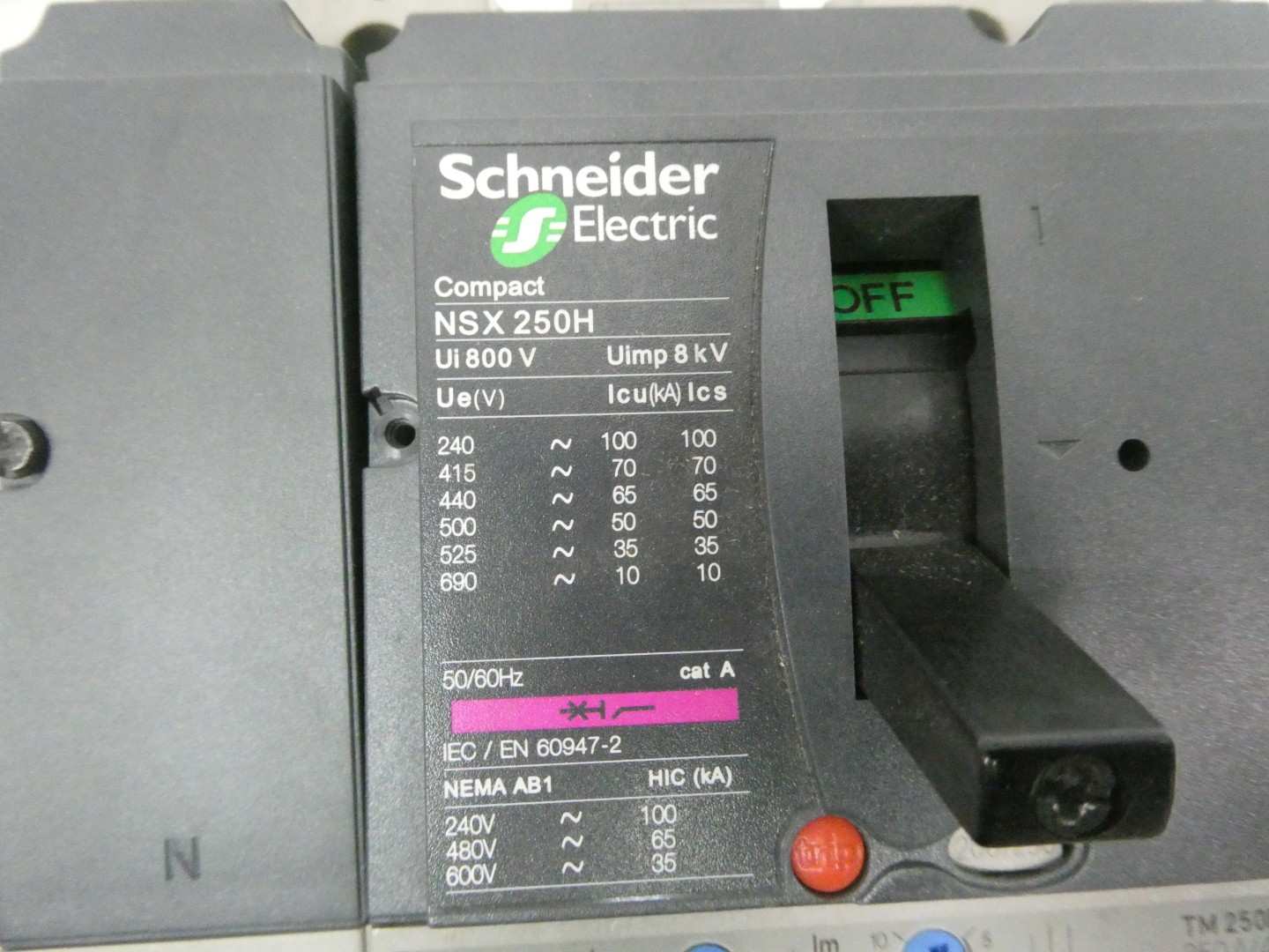 Schneider LV431800 NSX-250H Molded Case Circuit Breaker 250a 240/480/600v-ac 4p