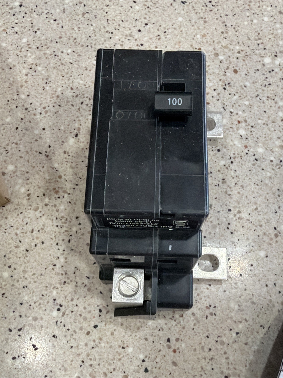 Square D QOM100VH Circuit Breaker 100A 2 Pole 120/240V 50/60Hz 22kA *NEW IN BOX*