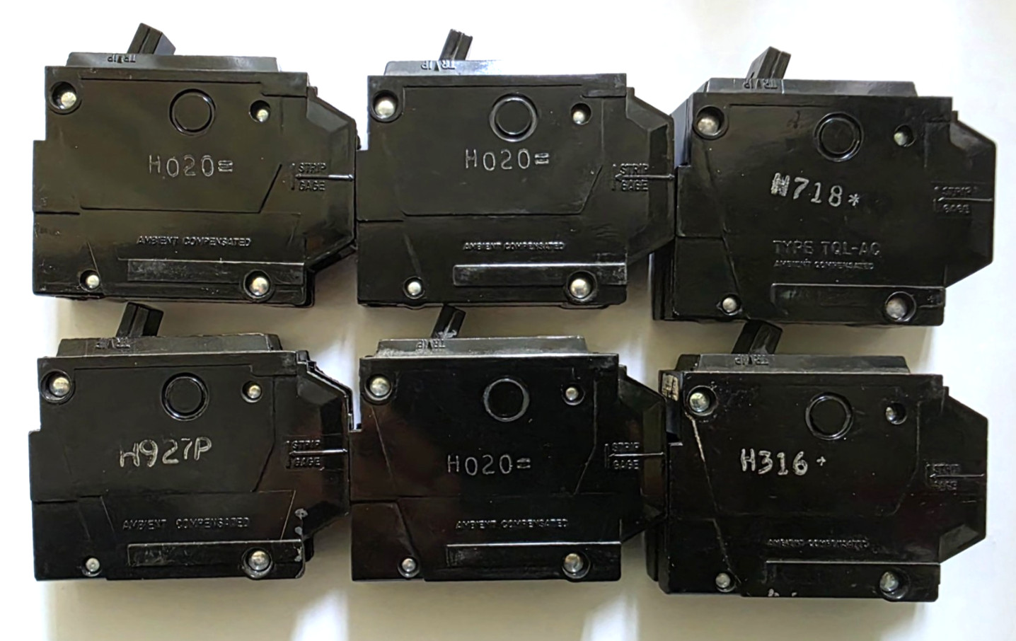 GE THQL1120 20 Amp 1-Pole Circuit Breaker Type THQL Used Working LOT OF 6
