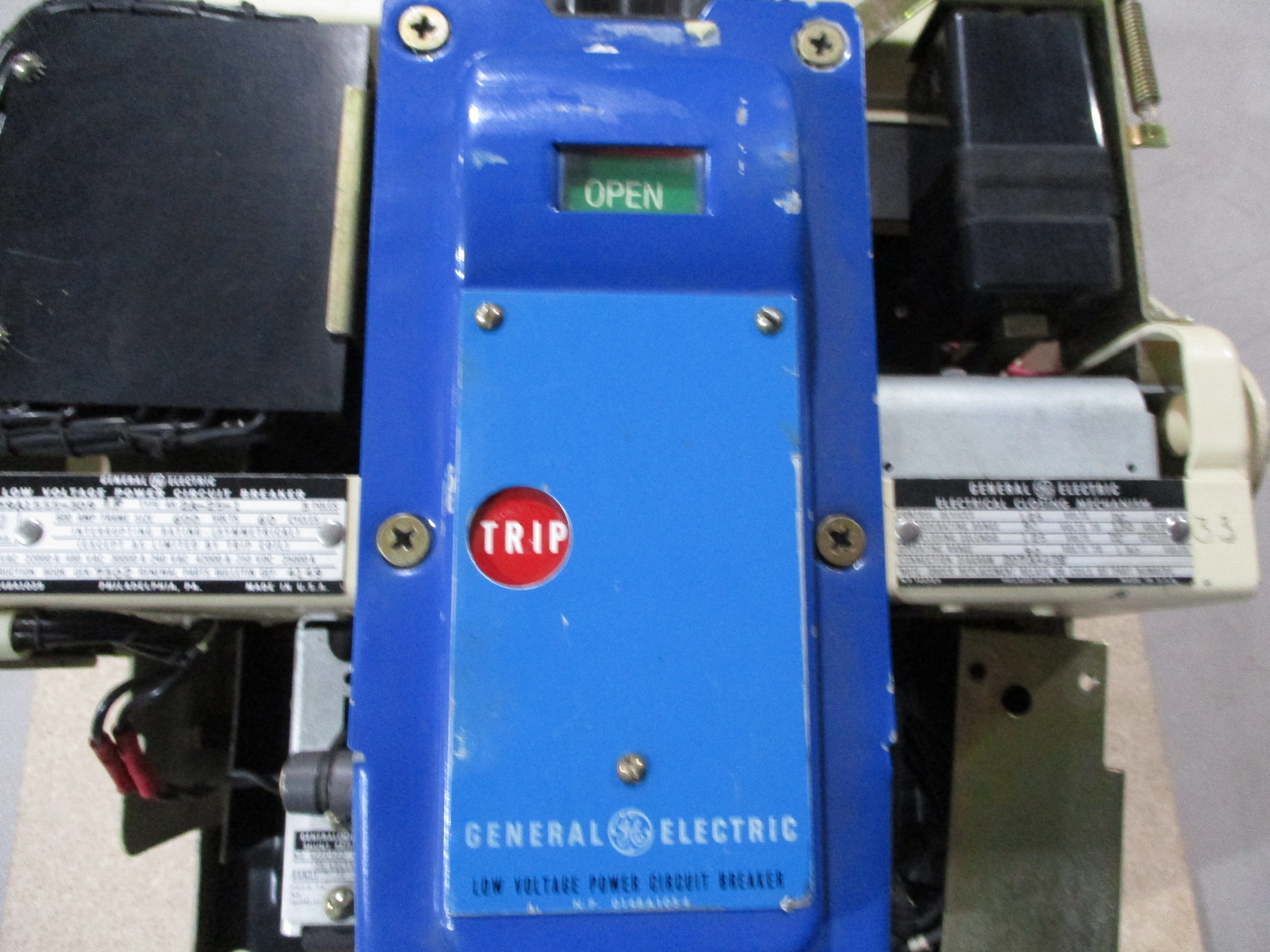 GENERAL ELECTRIC TYPE AK-2A-25-1 LOW VOLTAGE POWER CIRCUIT BREAKER 209A1555-309