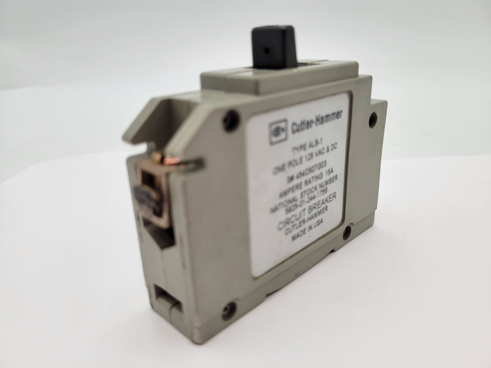 Cutler Hammer 5925-01-244-1756 Plug-In Circuit Breaker 15A 125V 1P Type ALB-1 25