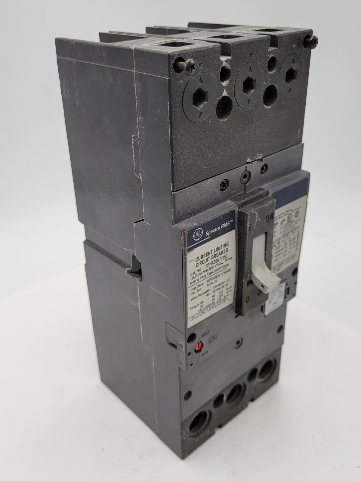 GE SFHA36AT0250 Circuit Breaker 250A 600VAC 3P 3PH Type SFHA SRPF250A Plug 200A