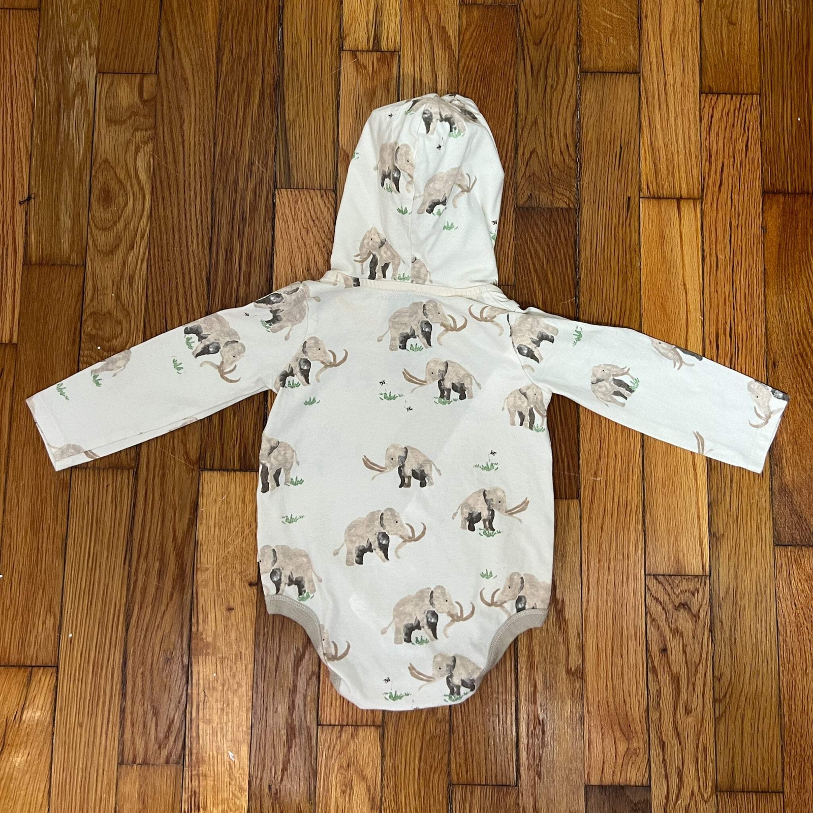 PRE-OWNED – Burt’s Bees Baby Elephant Print Hooded Bodysuit Size 12 Months