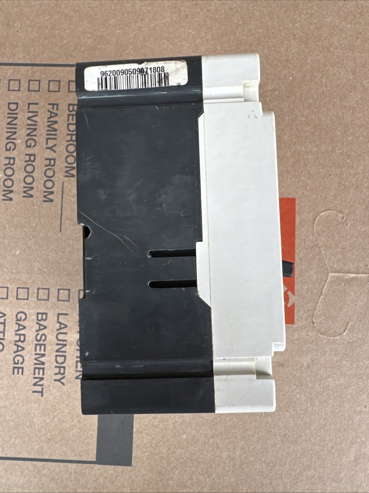 Eaton Cutler Hammer ED 65k ED3225 3 Pole 225 Amp Circuit Breaker 3P 225A 240VAC