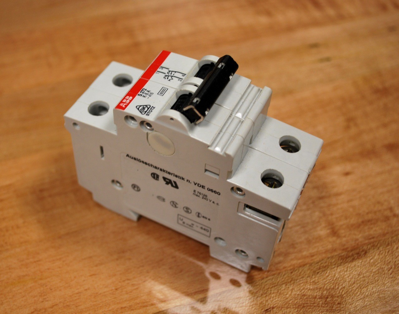ABB S272-K6A Circuit Breaker, 2 Pole, 6A, 270/480VAC S272K6A – USED