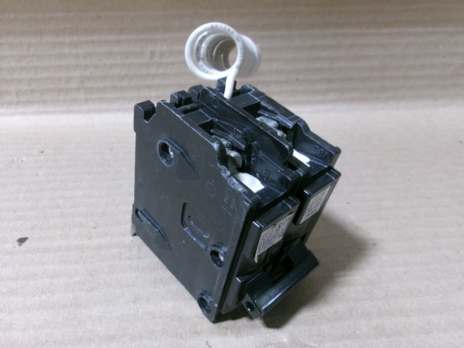 NEW Siemens B120H00S01 1 Pole 20 Amp 120V SHUNT TRIP Circuit Breaker NTO FLAW #5