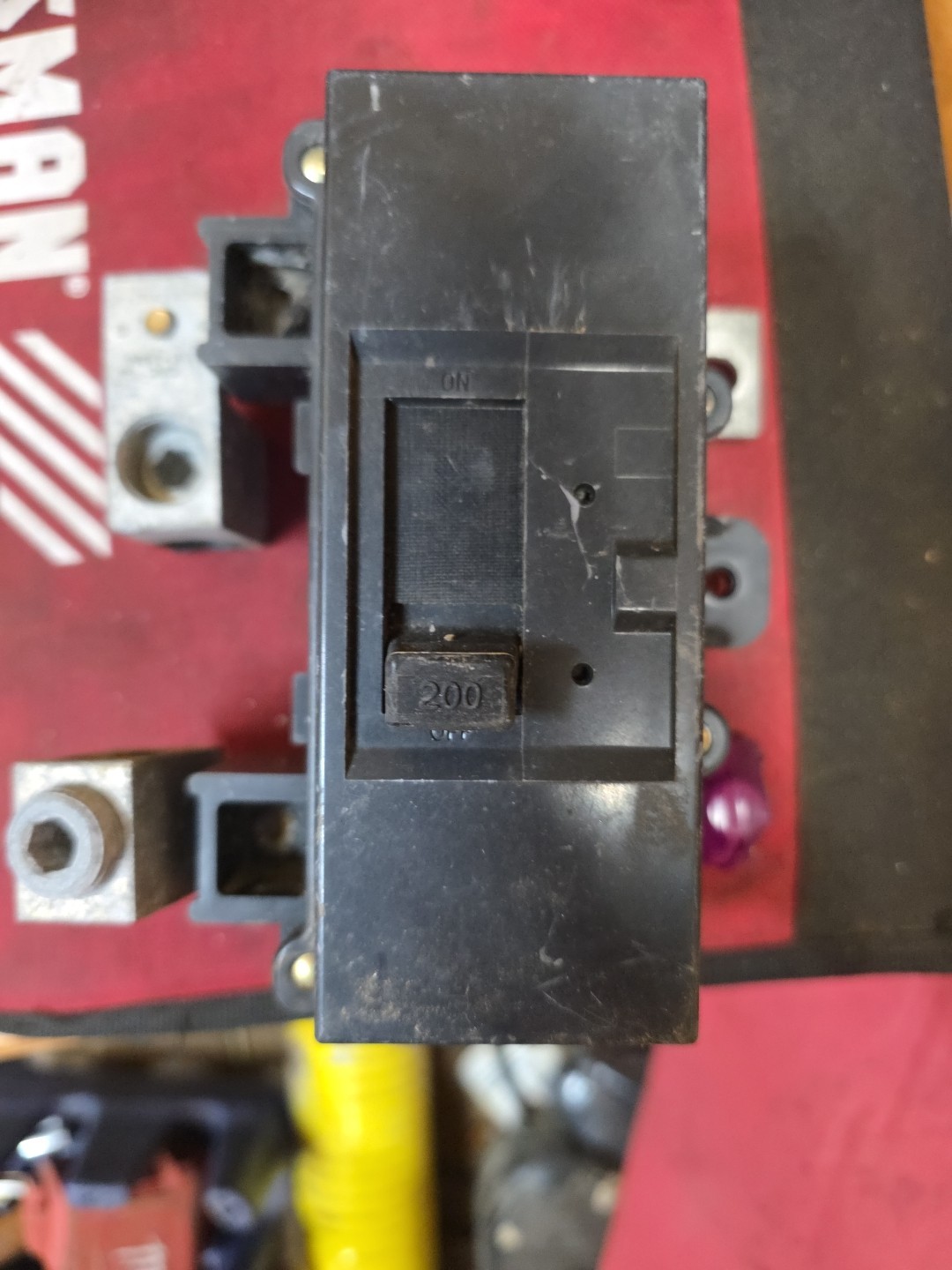 Square D 2 Pole 200 Amp Main Circuit Breaker 120/240 V 50/60 Hz QOM2200VH