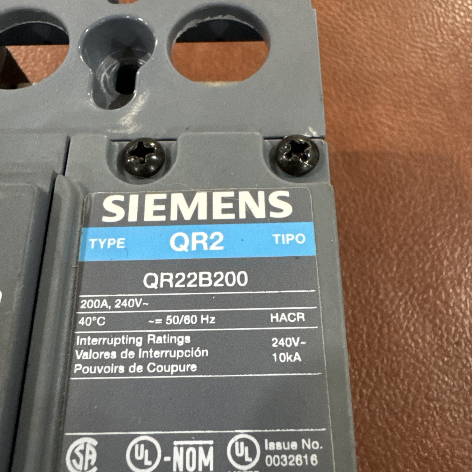 Siemens QR22B200 200A 2P 240V QR2 200 Amp 2 Pole Circuit Breaker G2C 2P 200A