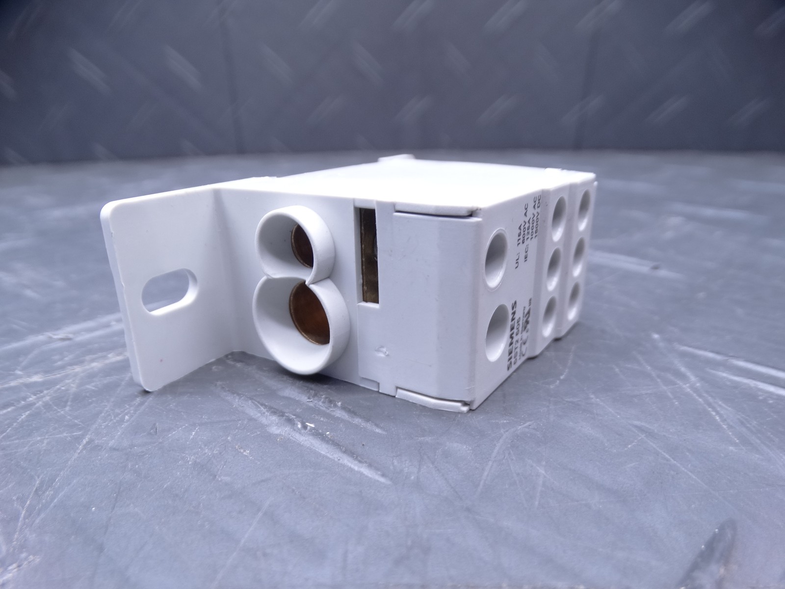 Siemens 5ST2505 1-pole 125A 690V Input Distribution Block