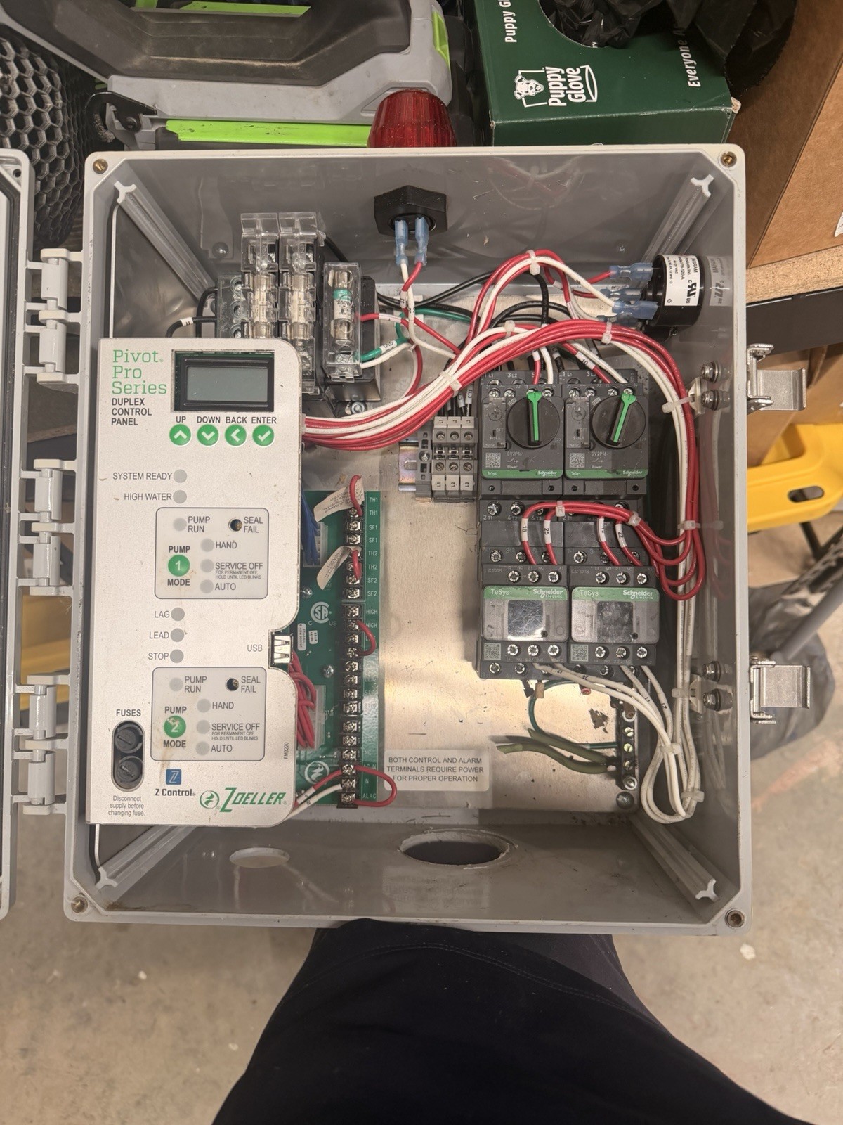 Zoeller 124F4-0001, Pivot Pro, 200/230/460 Volts, 3 Ph, 4.0-6.3 Amps, NEMA 4X