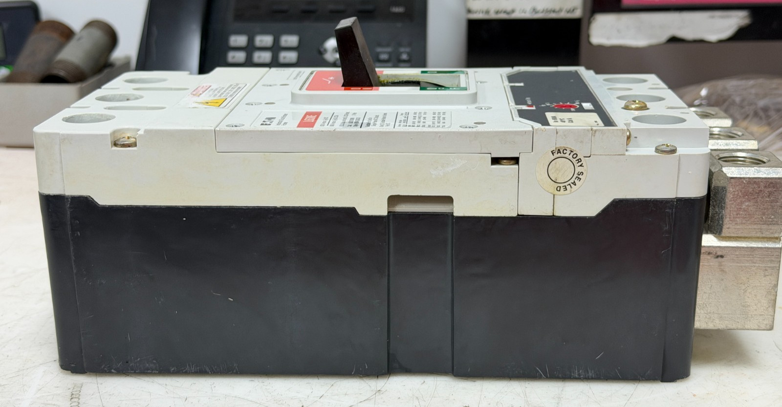 👀NEW EATON 600 AMP CIRCUIT BREAKER 600 VAC 3 POLE W/ 600 AMP TRIP LGE3630NN