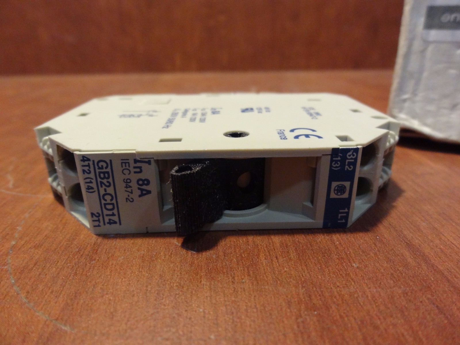 Telemecanique circuit breaker GB2CD14 8A (x6)