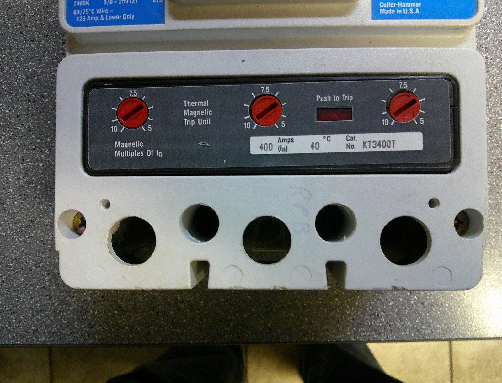 CUTLER HAMMER KD3400F 400 AMP 600 VOLT CIRCUIT BREAKER WITH MAG TRIP