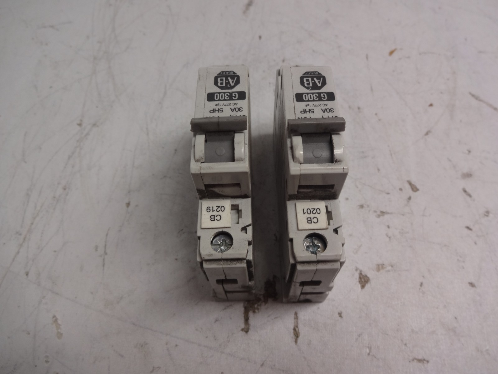 Lot Of 2 Allen Bradley 1492-cb1 G300 Circuit Breaker 30amp