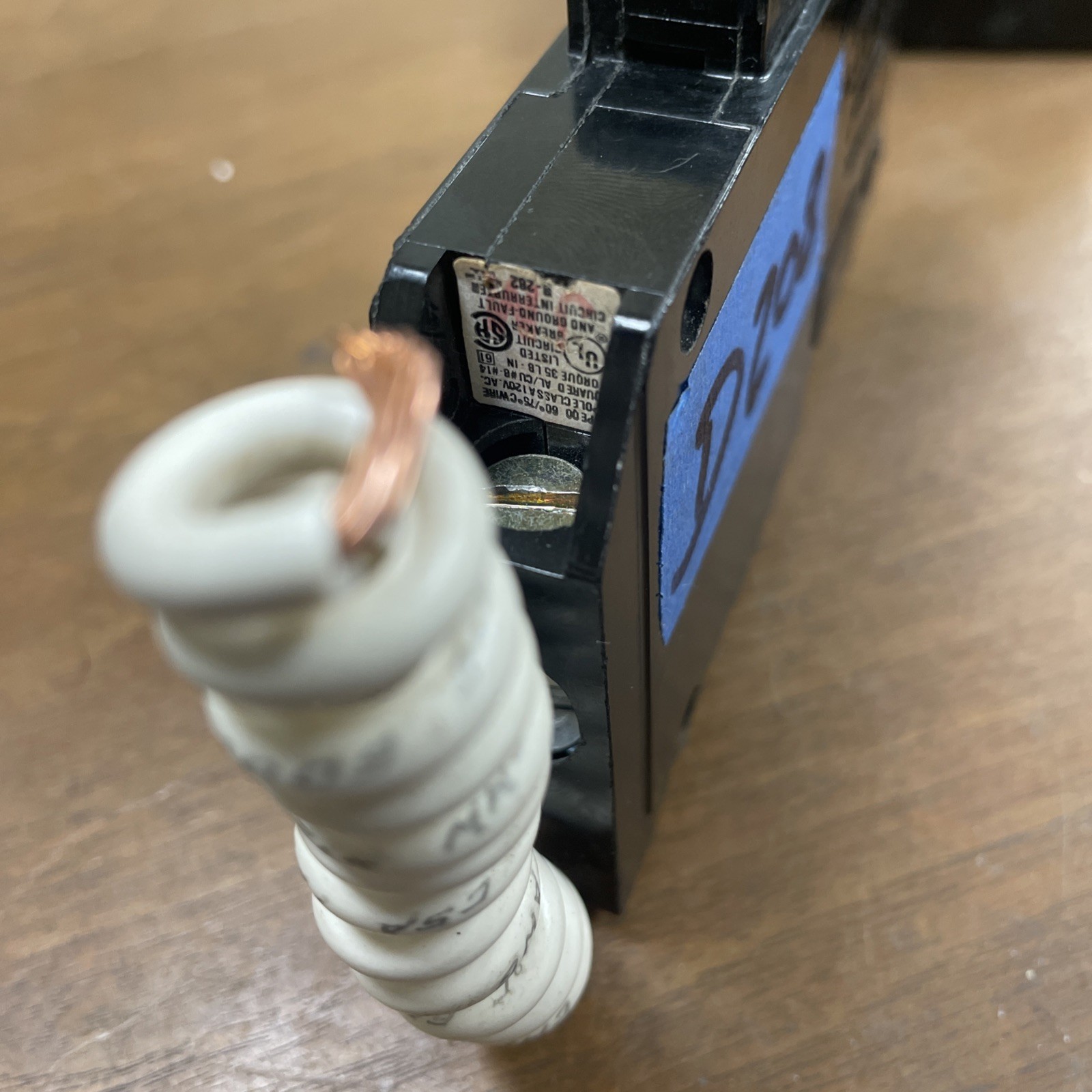 Square D QO120GFI 20A GFCI Breaker Old Style 1 Pole 120V D208