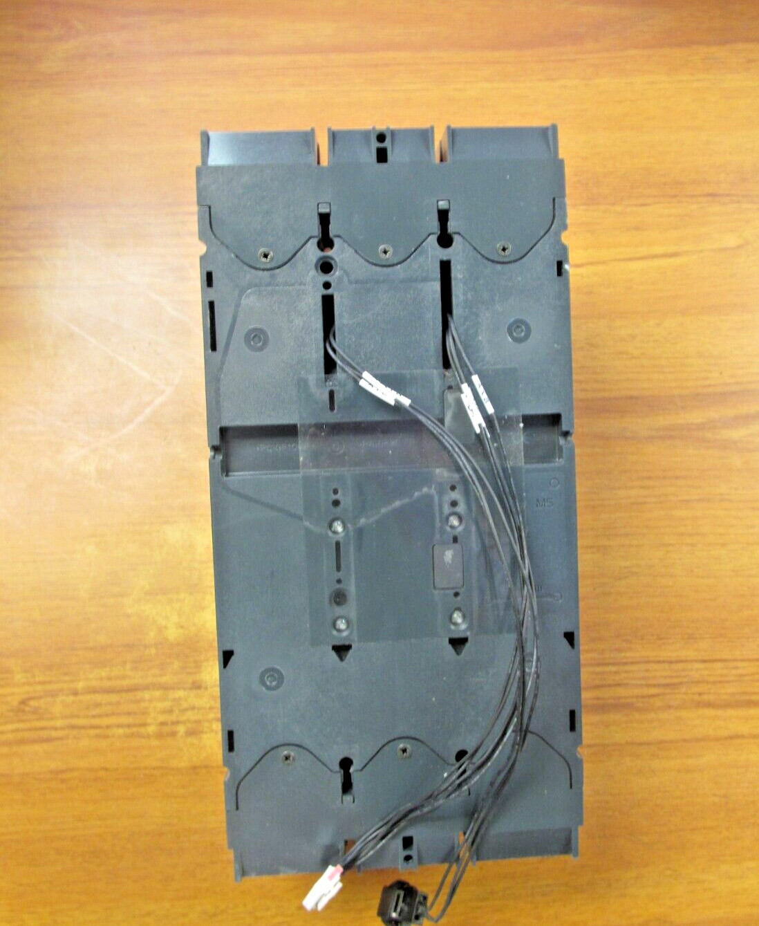 New. Square D PowerPact Circuit Breaker 3P, 600A, Cat# LLF37060D33 .. UE-61
