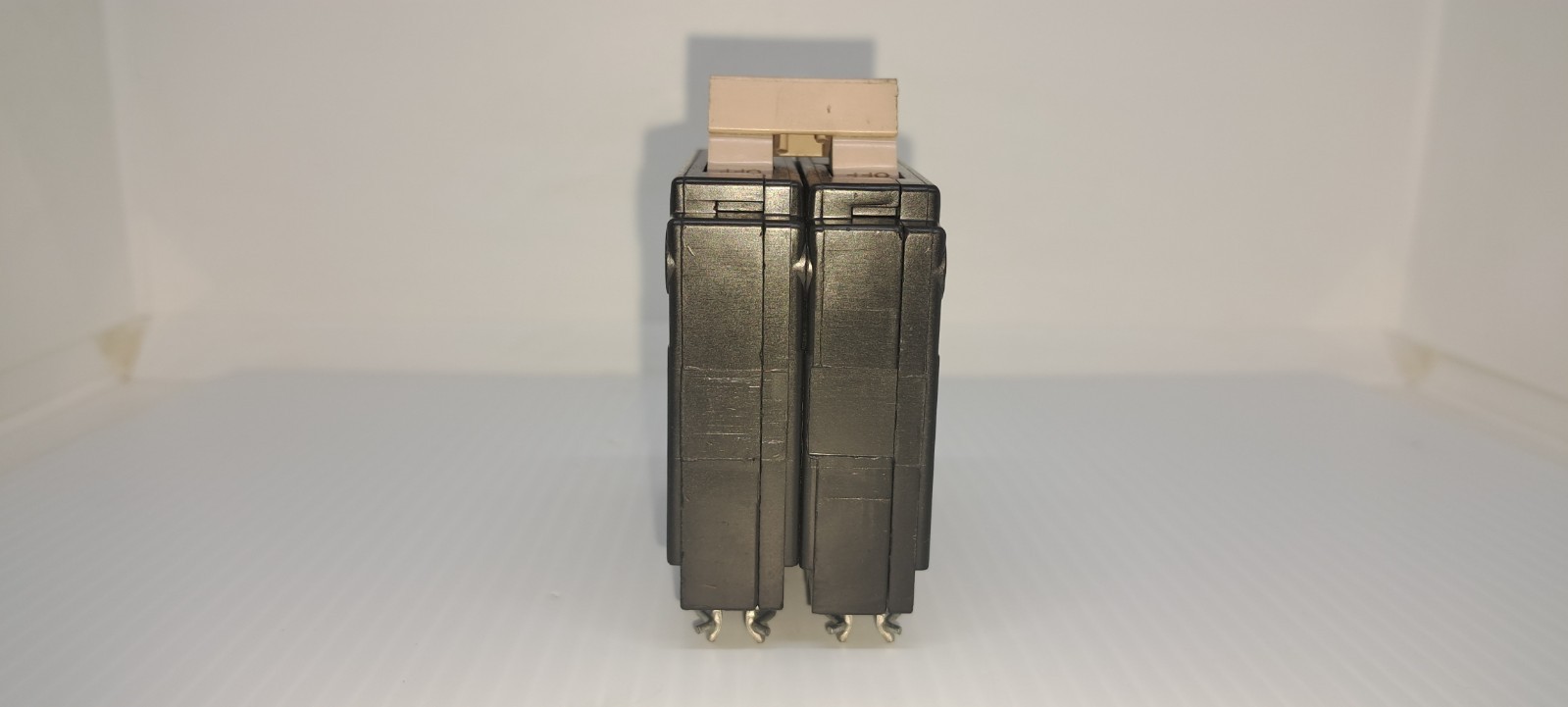 Cutler Hammer EATON CH230 2 Pole 30 Amp 120/240V Circuit Breaker Flaw