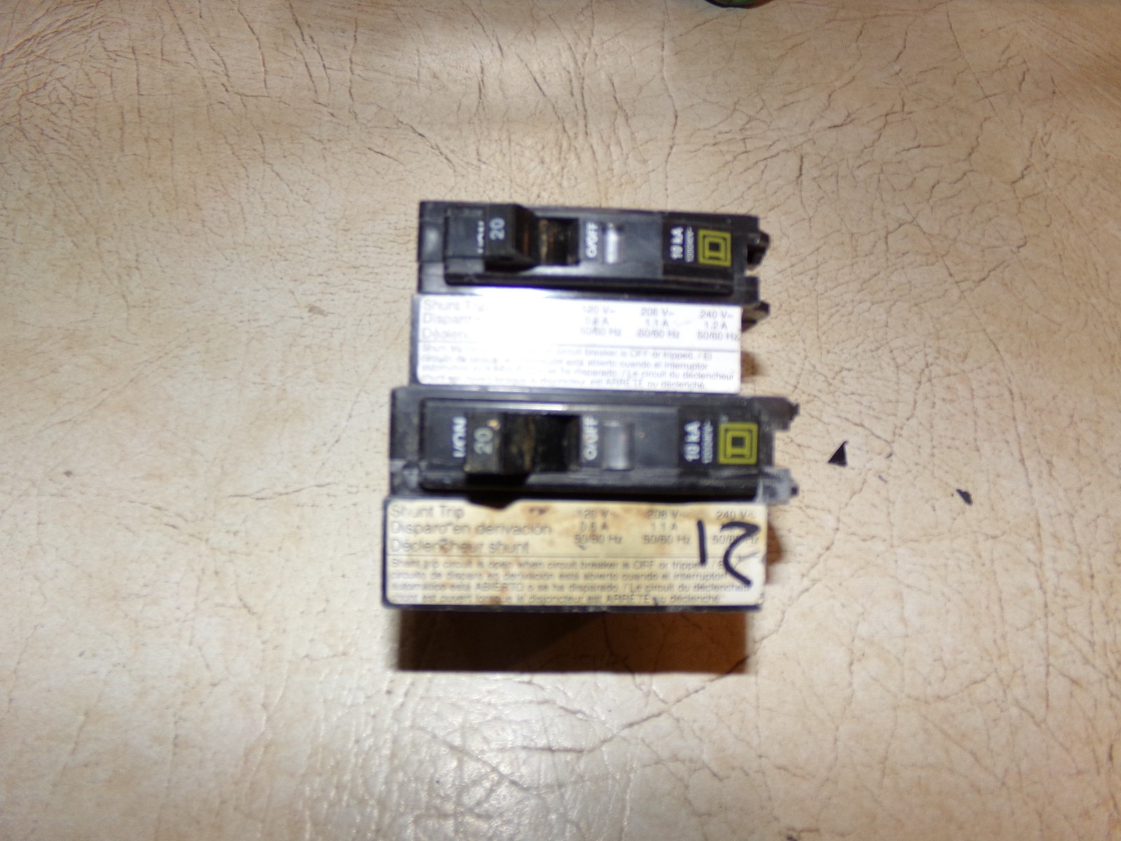 Lot of 2 Square D QO1201021 Shunt Trip 20A Plug-On Circuit Breaker 1P 120/240VAC