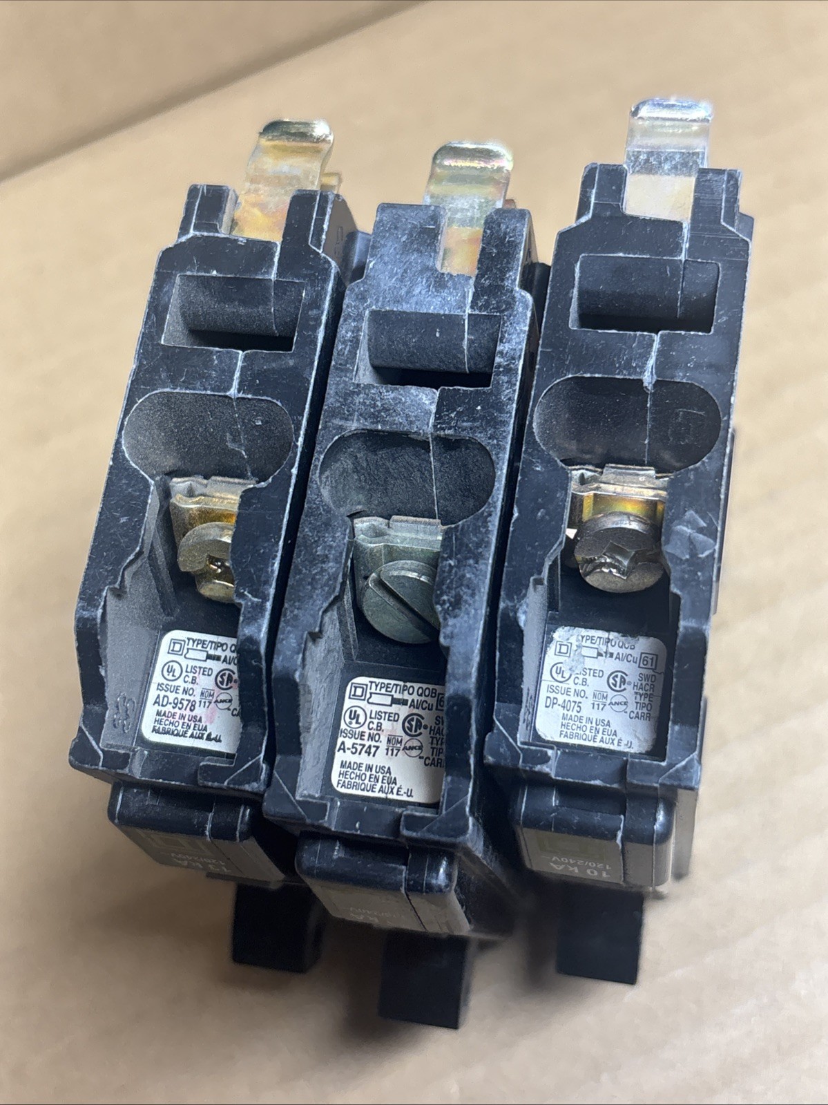 Lot of 3 Square D 20A 1-Pole Bolt-On Circuit Breakers QOB120VH 120/240V 22kA