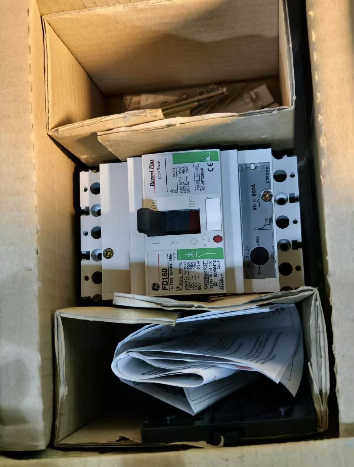 GE universal molded case circuit breaker from the United States FDH36TD080GD