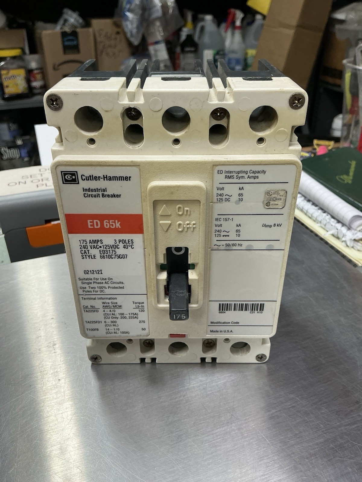 Cutler Hammer 175 Amp Circuit Breaker 3 Pole 240 VAC / 125 VDC 65kA ED3175