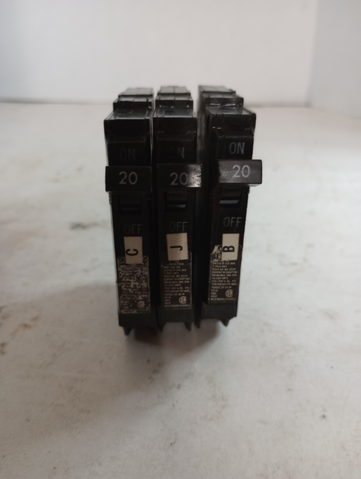 GE General Electric THQP120 Thin 20-Amp 1-Pole 120/240VAC Breaker Lot Of 3