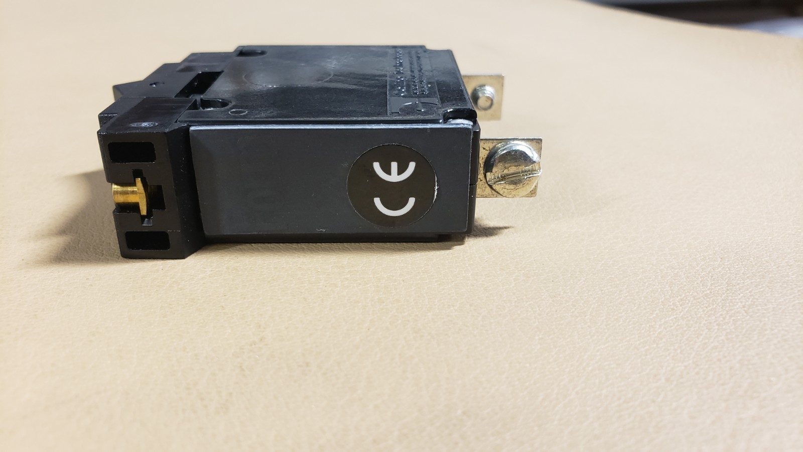 CARLING 15A / SINGLE POLE PANEL MOUNT CIRCUIT BREAKER # AD1-80-34-615-311-I