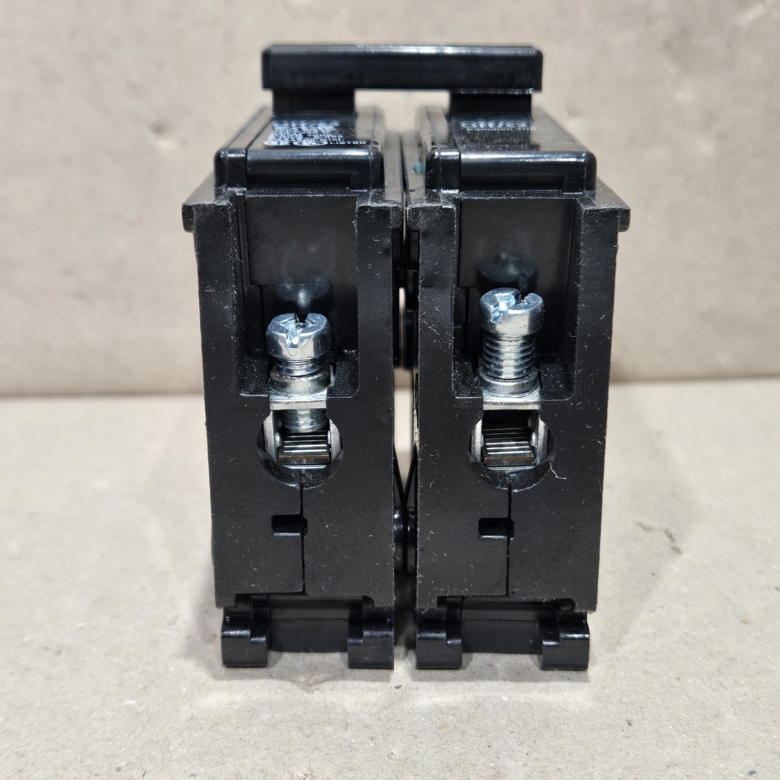 Eaton BR240, 40 Amp Circuit Breaker Plug-In – 40 Amp – 2 Pole – 240 Volt
