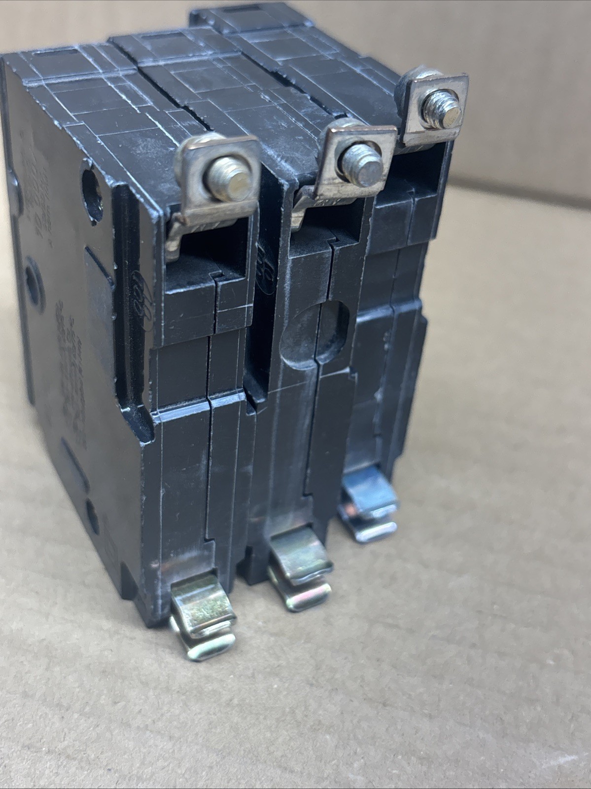 Lot of 3 Square D 20A 1-Pole Bolt-On Circuit Breakers QOB120VH 120/240V 22kA