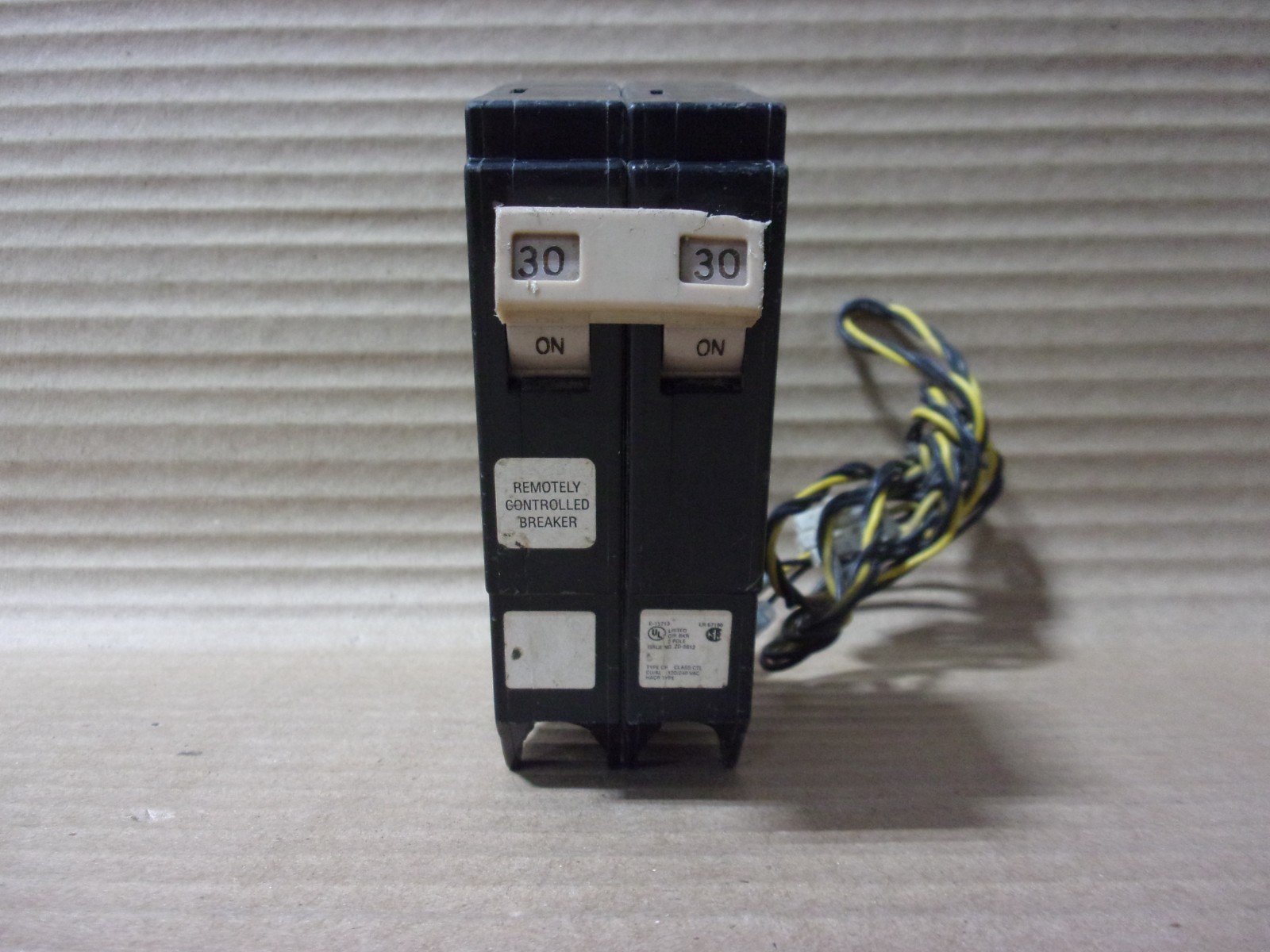 Cutler-Hammer CH CH230PMPCI 2 Pole 30 Amp REMOTE CONTROL CIRCUIT BREAKER FLAWED