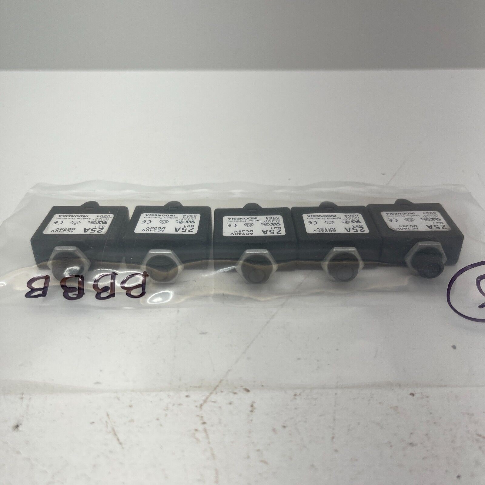ETA 1658-G21-02-P10-25A Circuit Breaker Thermal 1Pole 25A 240VAC/28VDC – 5 Pcs