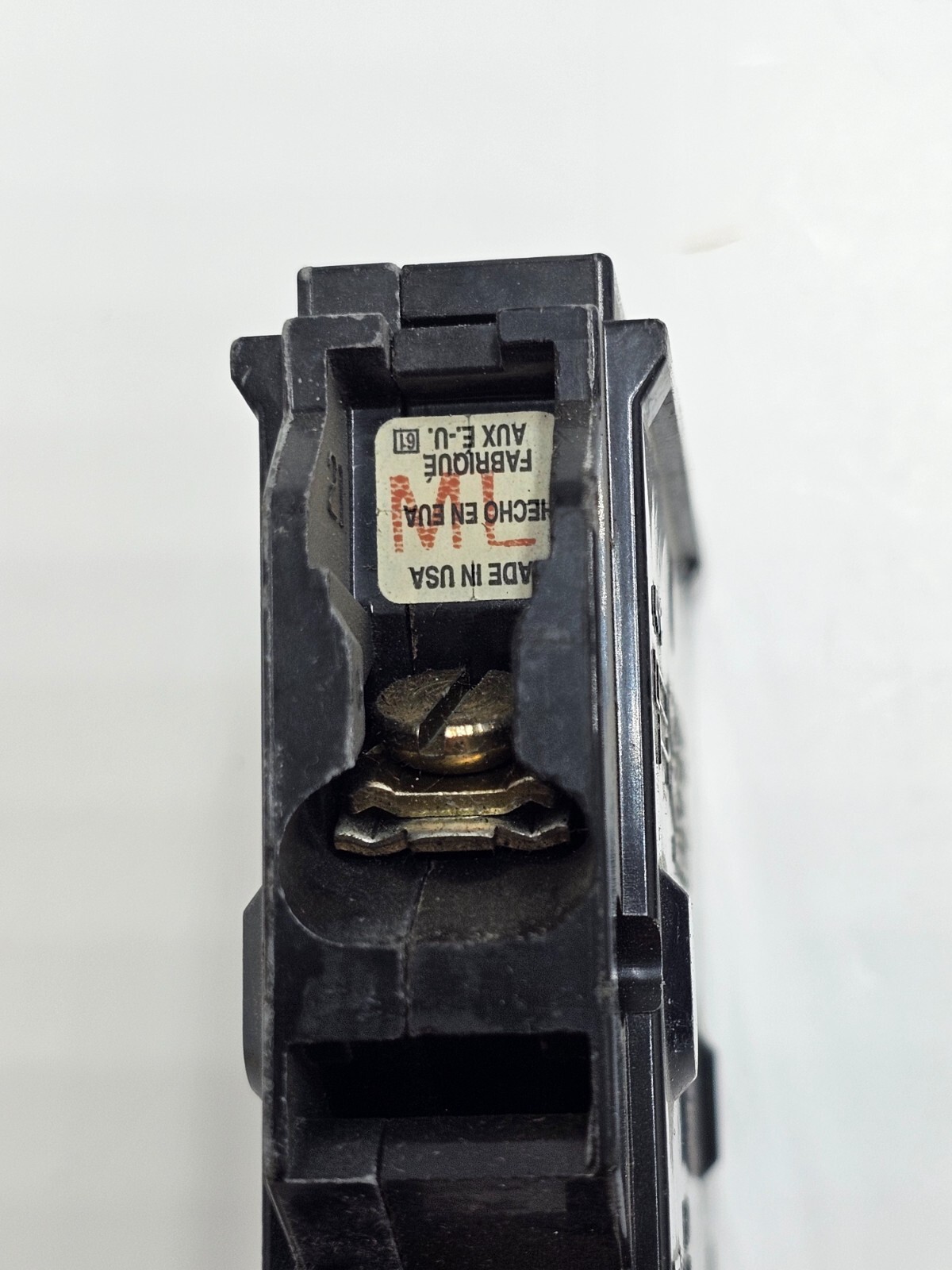 Square D HOM 10KA 120/240V 50/60 Hz Single Pole 15 Amp Circuit Breaker