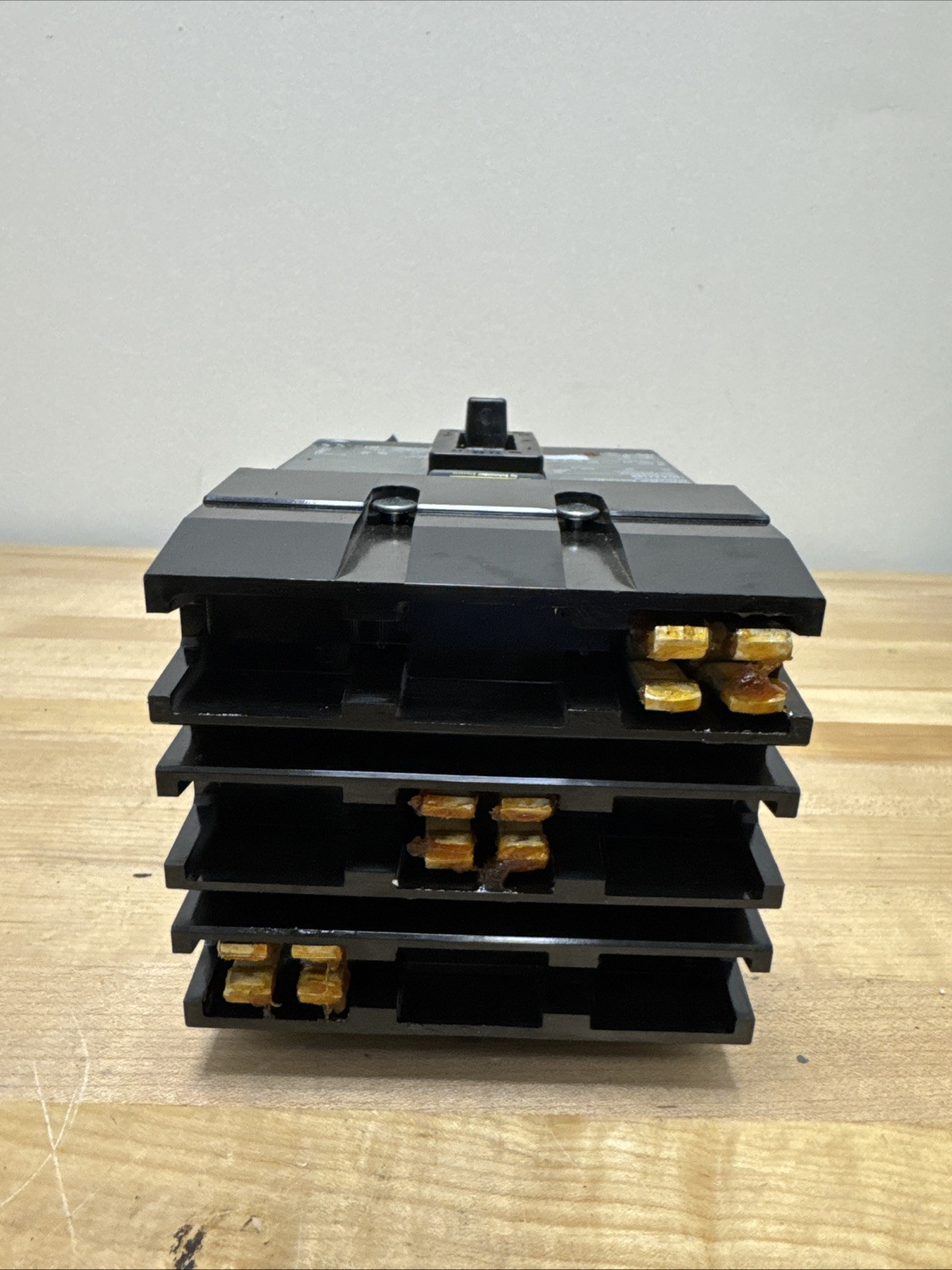SQUARE D QDA32100 QDA I-LINE 3 POLE 100 AMP 240v CIRCUIT BREAKER POWERPACT