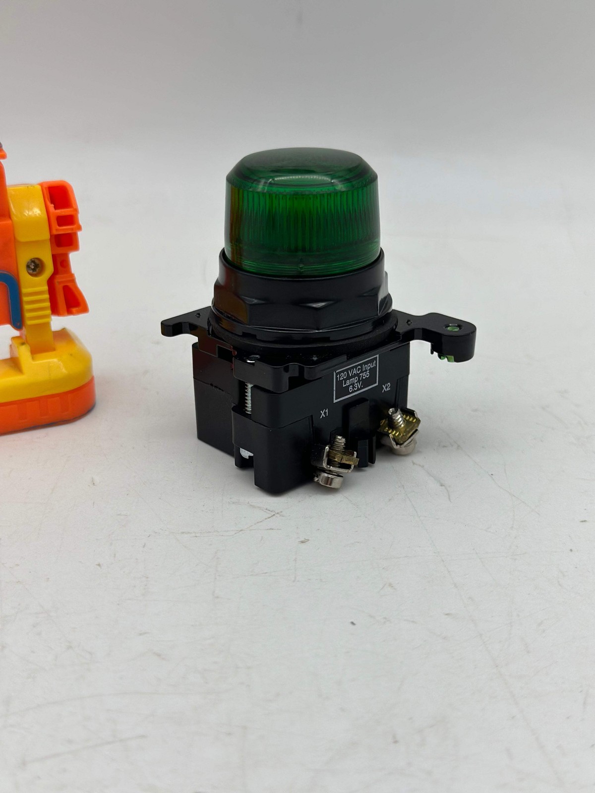 Eaton Cutler-Hammer E34TB120H3X Indicator Light, Green *Lot of (2)* (No Box)