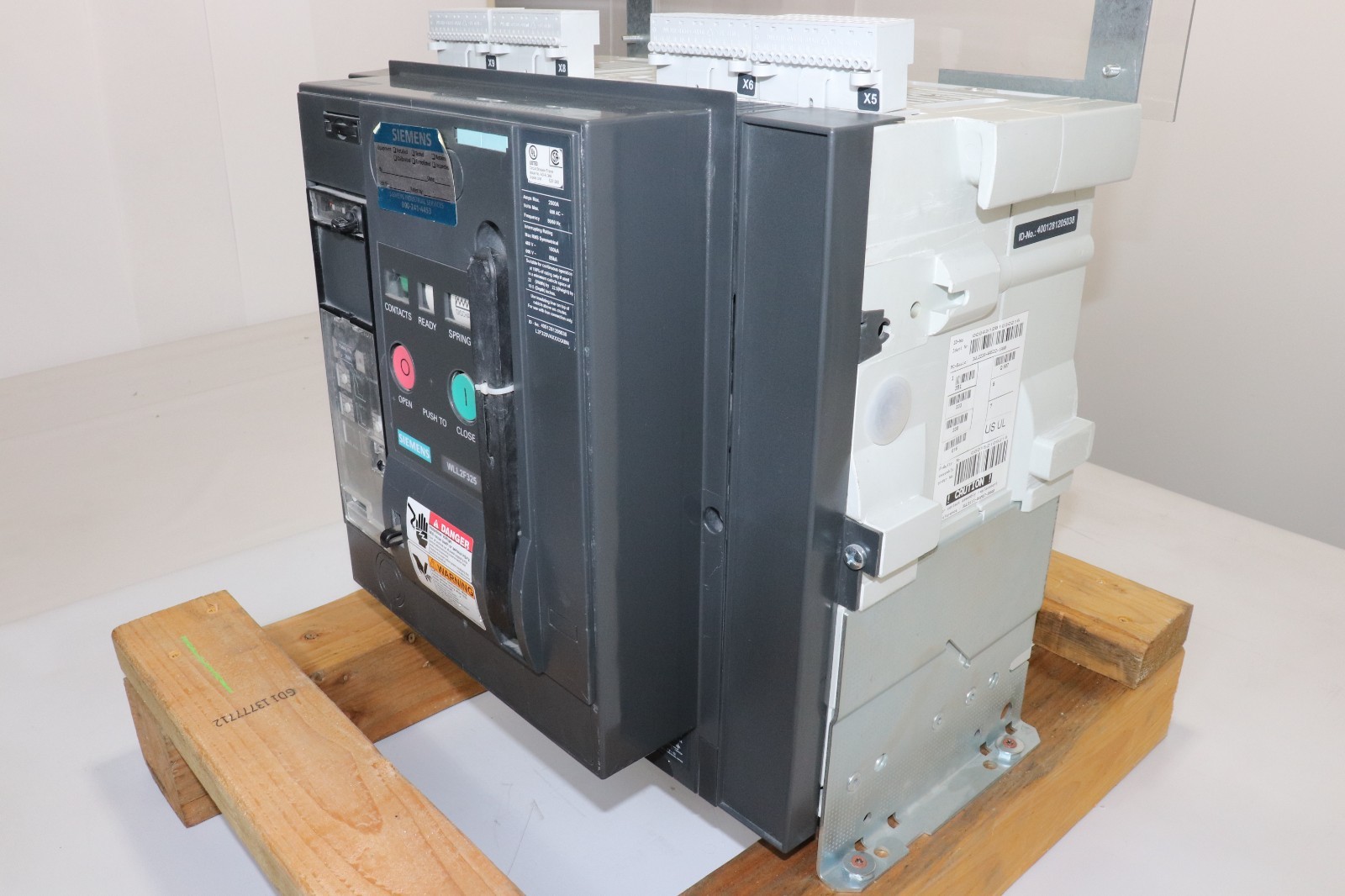 SIEMENS WLL2F325 L2F325VAXXXXXBN 2500A 600V 3-POLE CIRCUIT BREAKER, 100KA@480V