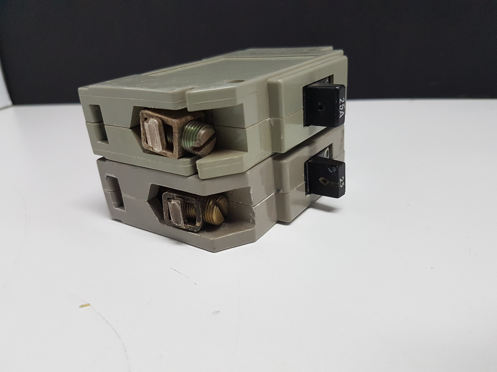 5925-00-549-5359 Circuit Breaker ALB1 25 Amp